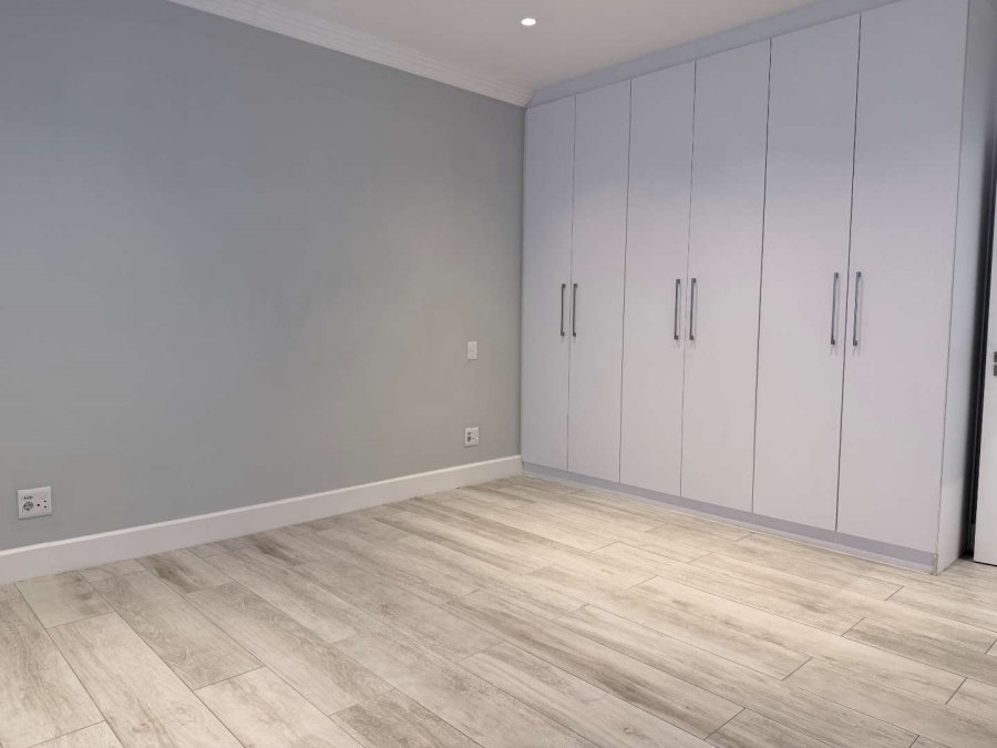 To Let 2 Bedroom Property for Rent in Oakdale Western Cape